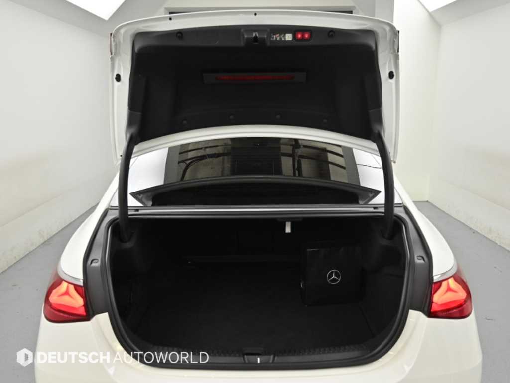 Mercedes-Benz E-Class — photo 19