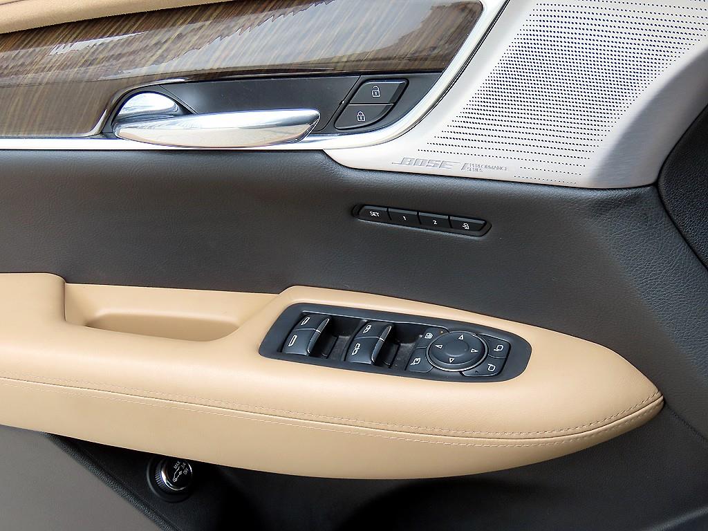Cadillac XT6 — photo 12