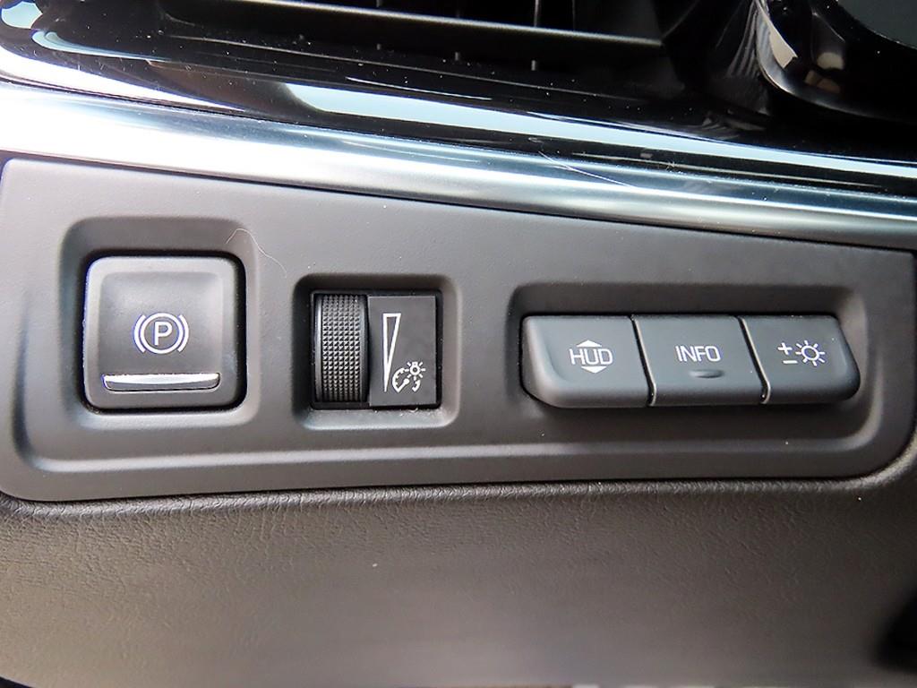 Cadillac XT6 — photo 13