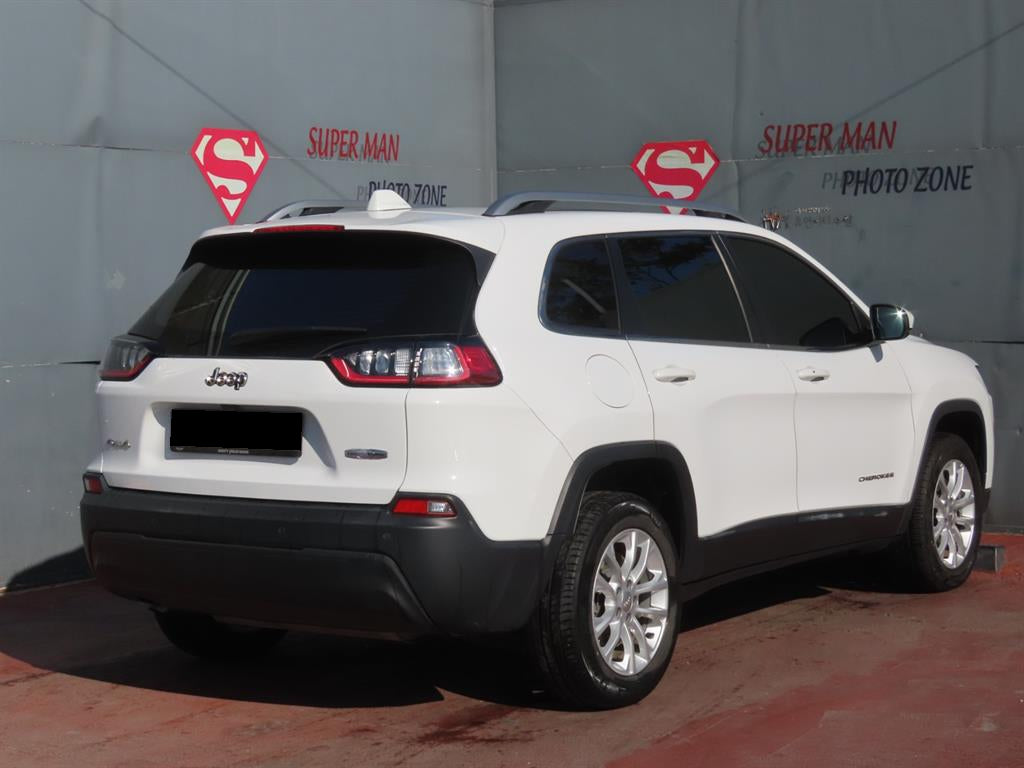 Jeep Cherokee — photo 03