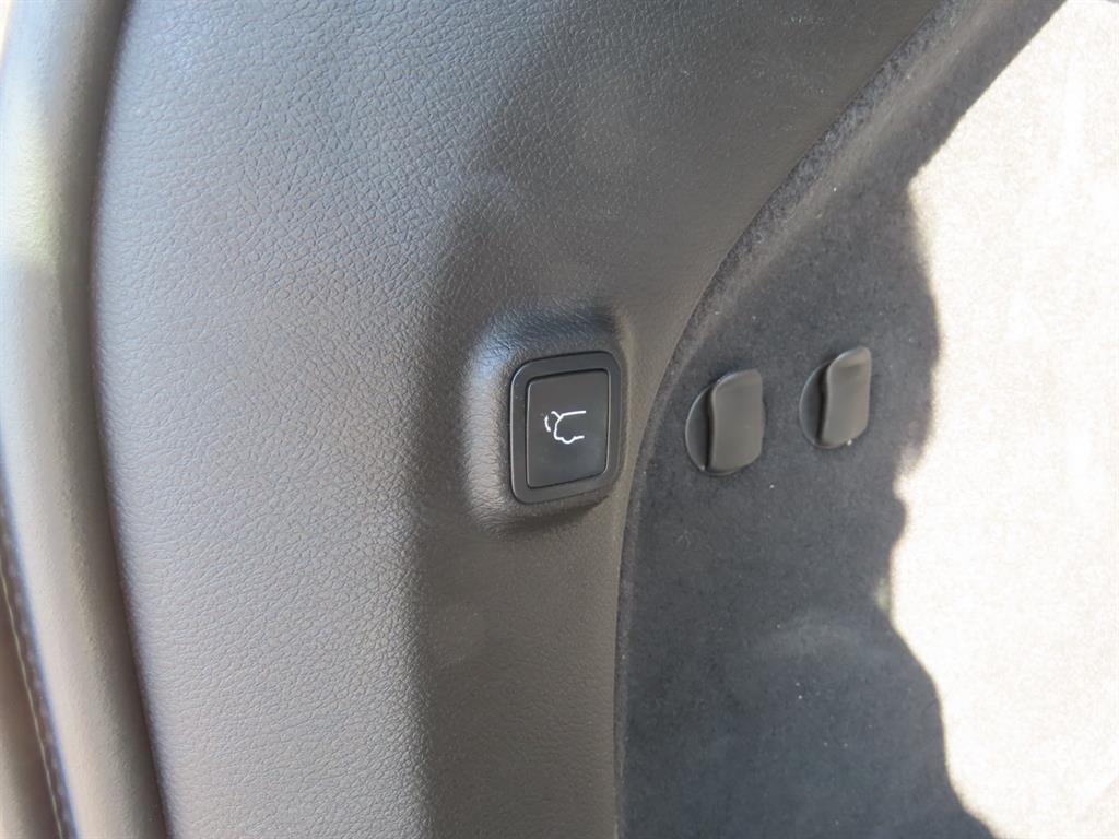 Jeep Cherokee — photo 06
