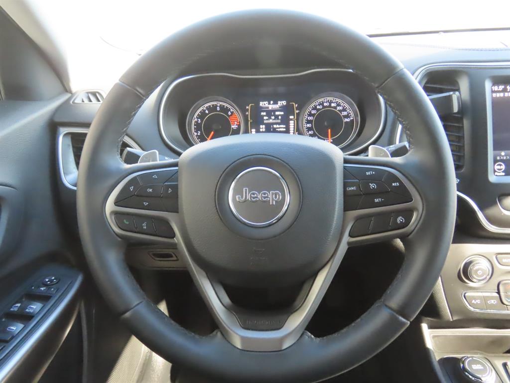 Jeep Cherokee — photo 10