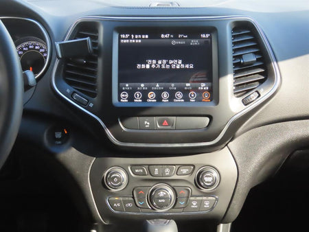 Jeep Cherokee — photo 11