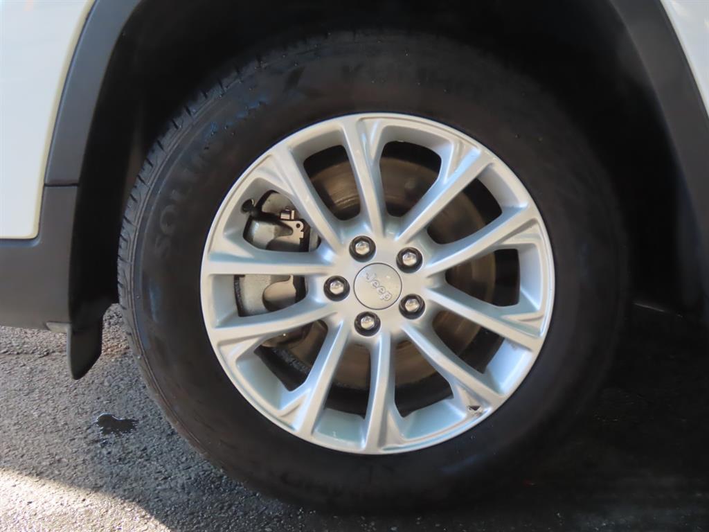 Jeep Cherokee — photo 20