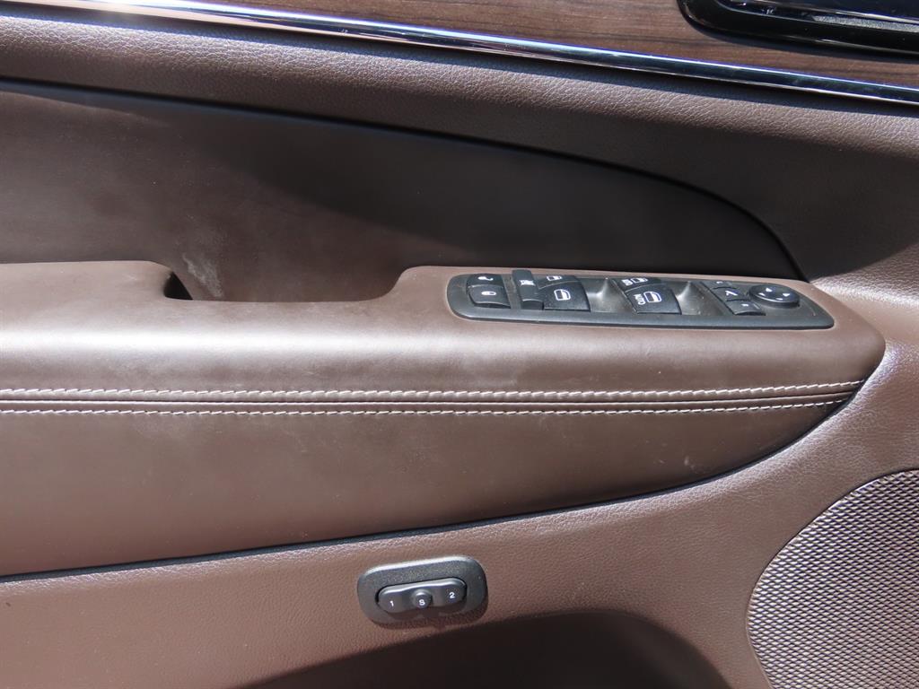 Jeep Cherokee — photo 18