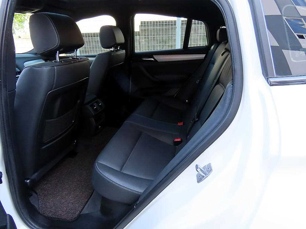 BMW X4 — photo 06