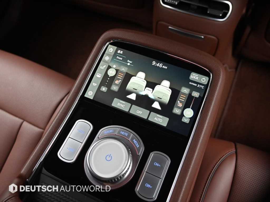 Genesis G90 — photo 16