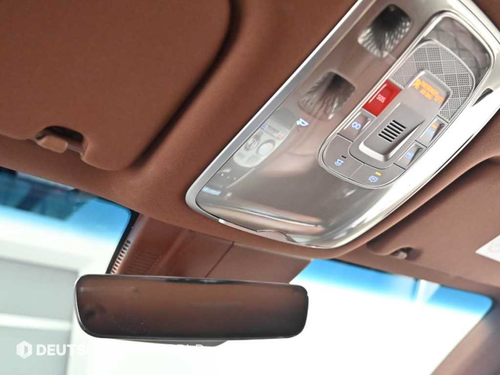 Genesis G90 — photo 18