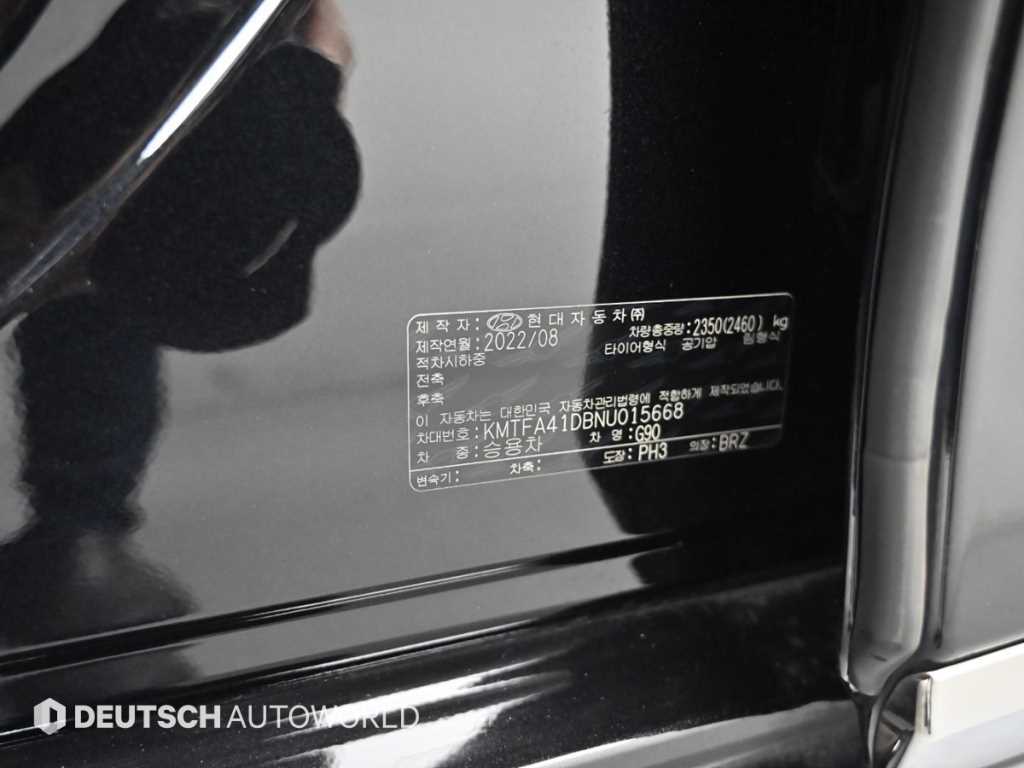 Genesis G90 — photo 20