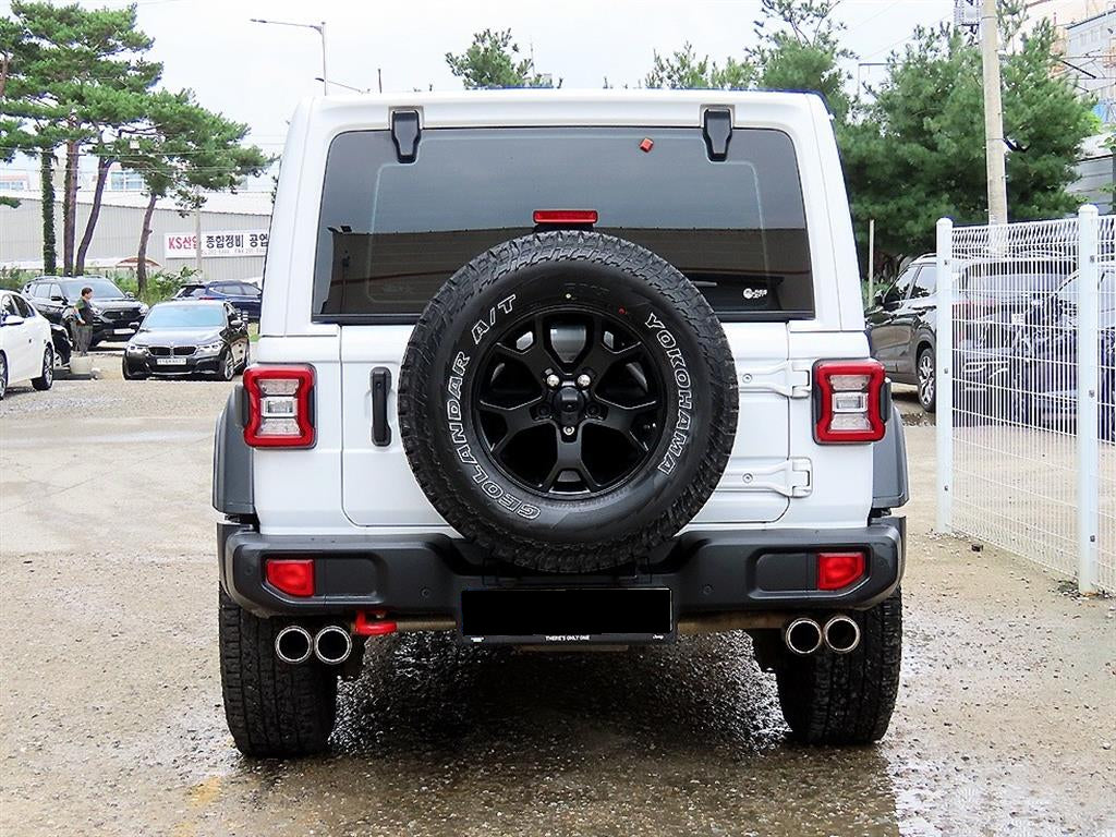 Jeep Wrangler — photo 04