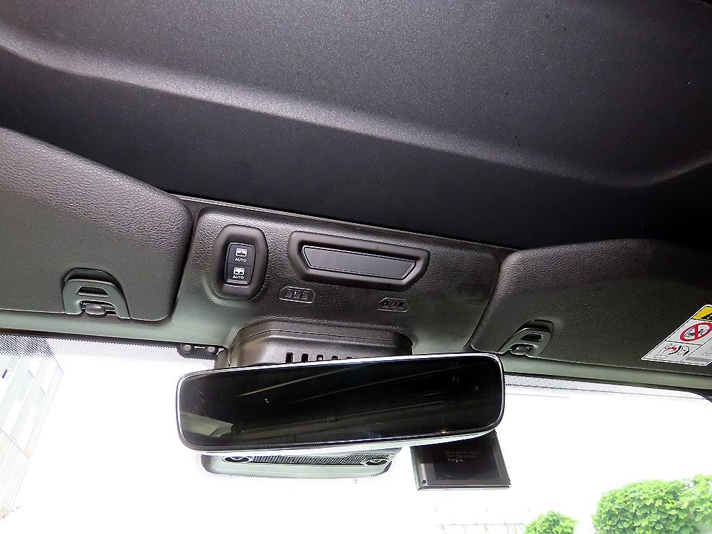 Jeep Wrangler — photo 12