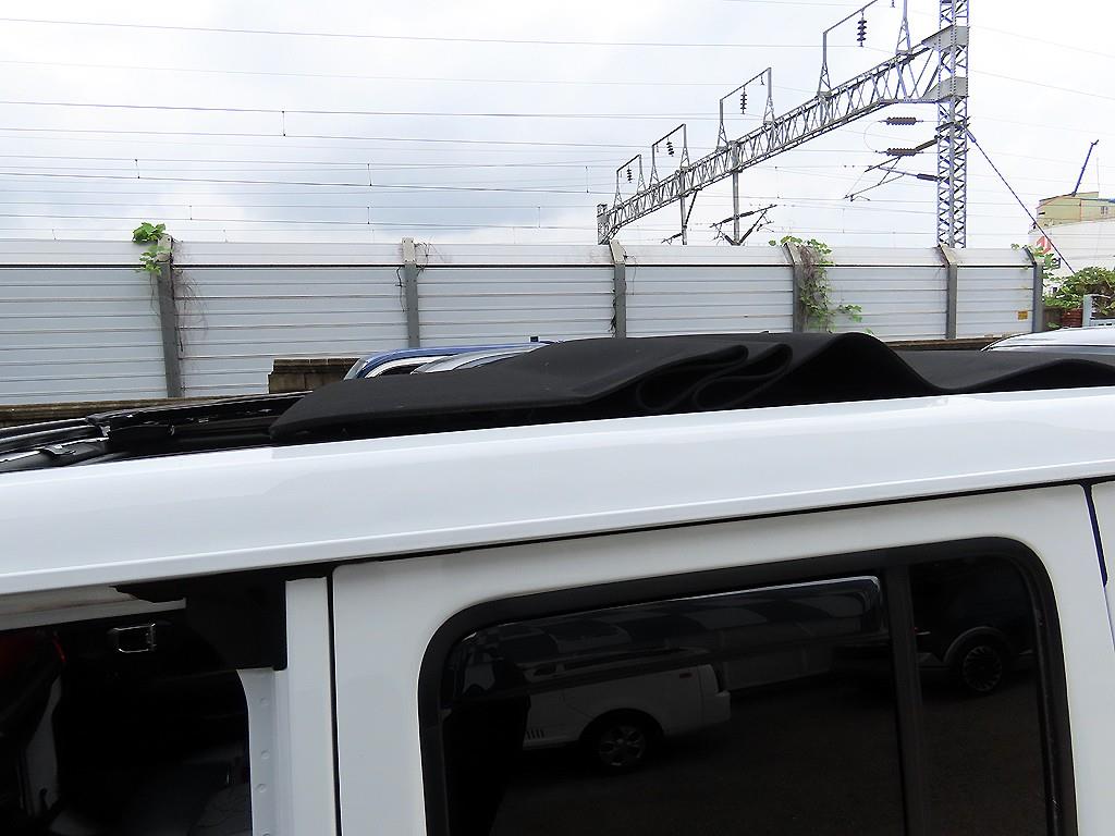 Jeep Wrangler — photo 16
