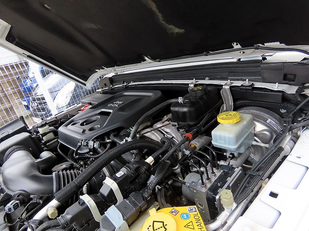 Jeep Wrangler — photo 19