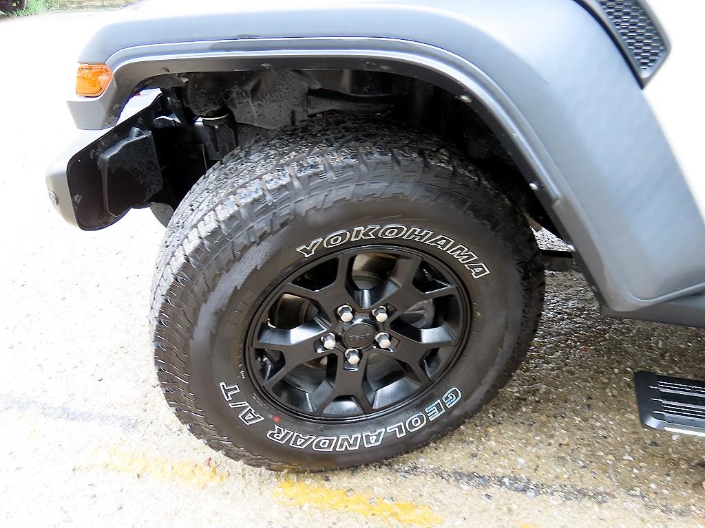 Jeep Wrangler — photo 20