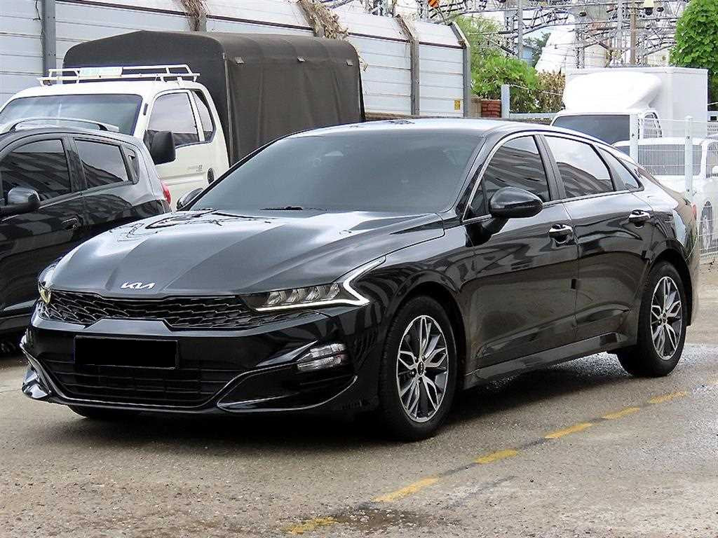 Kia K5 — photo 02