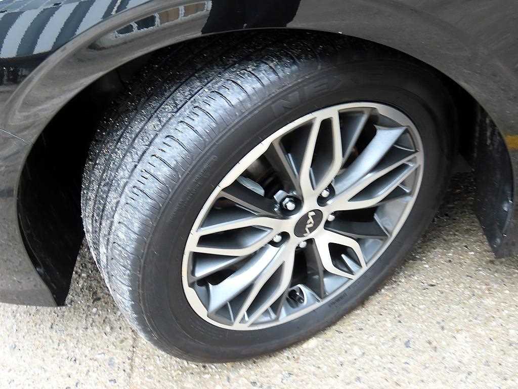 Kia K5 — photo 20