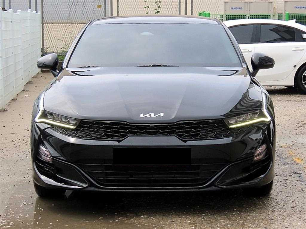 Kia K5 — photo 01