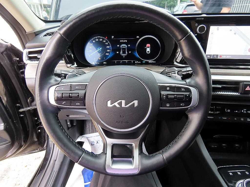 Kia K5 — photo 07