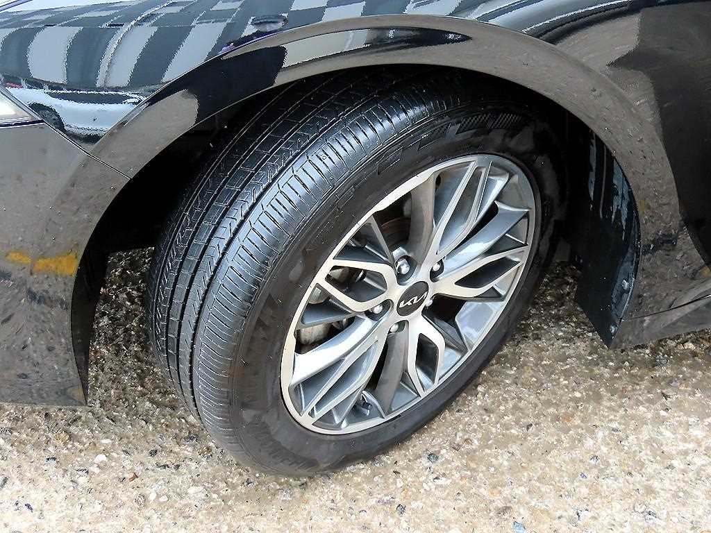 Kia K5 — photo 20