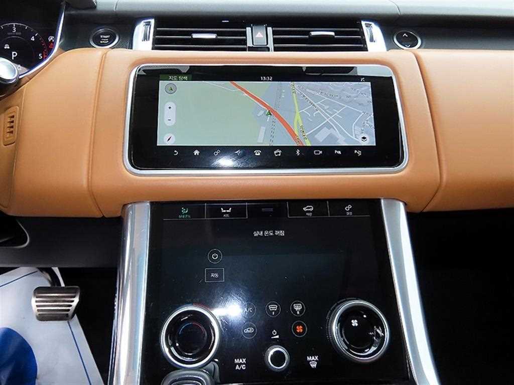 Land Rover Range Rover Sport — photo 13