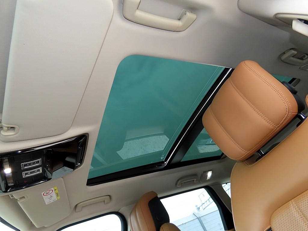 Land Rover Range Rover Sport — photo 16