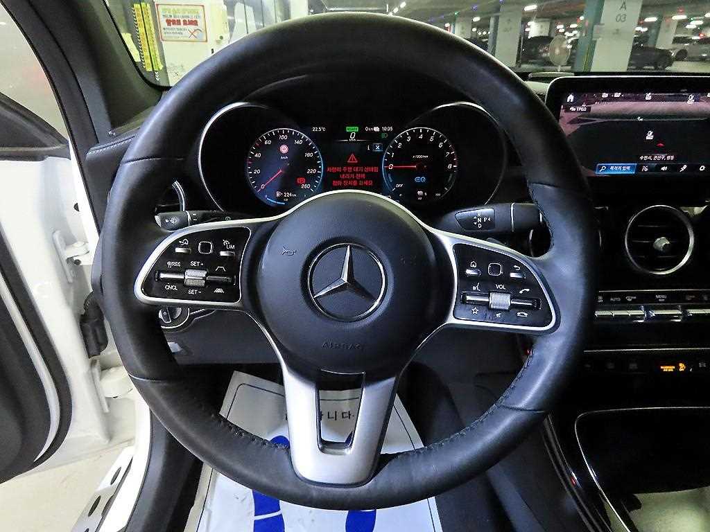 Mercedes-Benz GLC-Class — photo 08