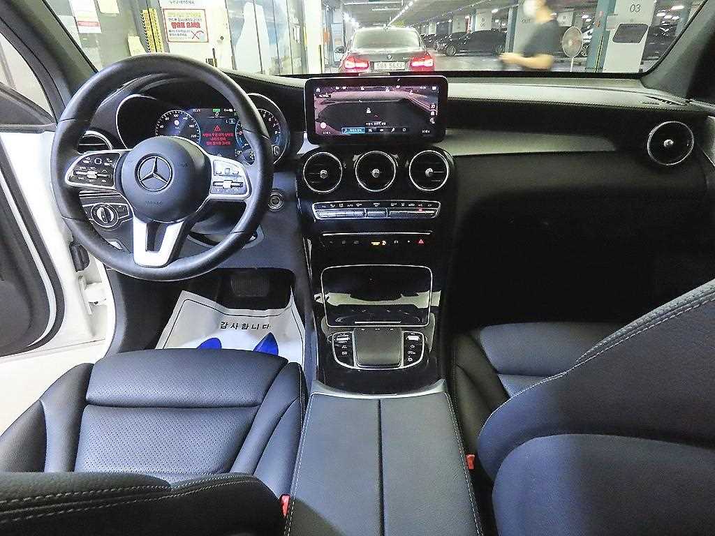 Mercedes-Benz GLC-Class — photo 10
