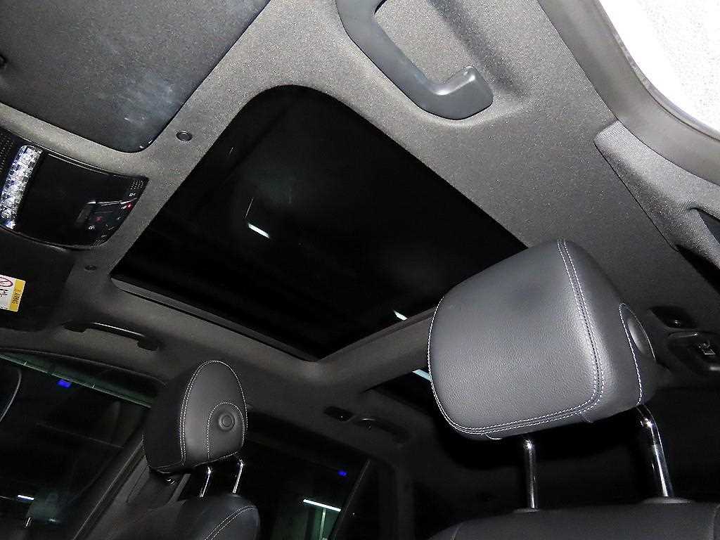 Mercedes-Benz GLC-Class — photo 14