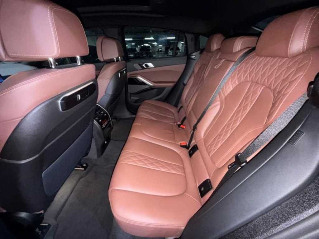 BMW X6 — photo 08