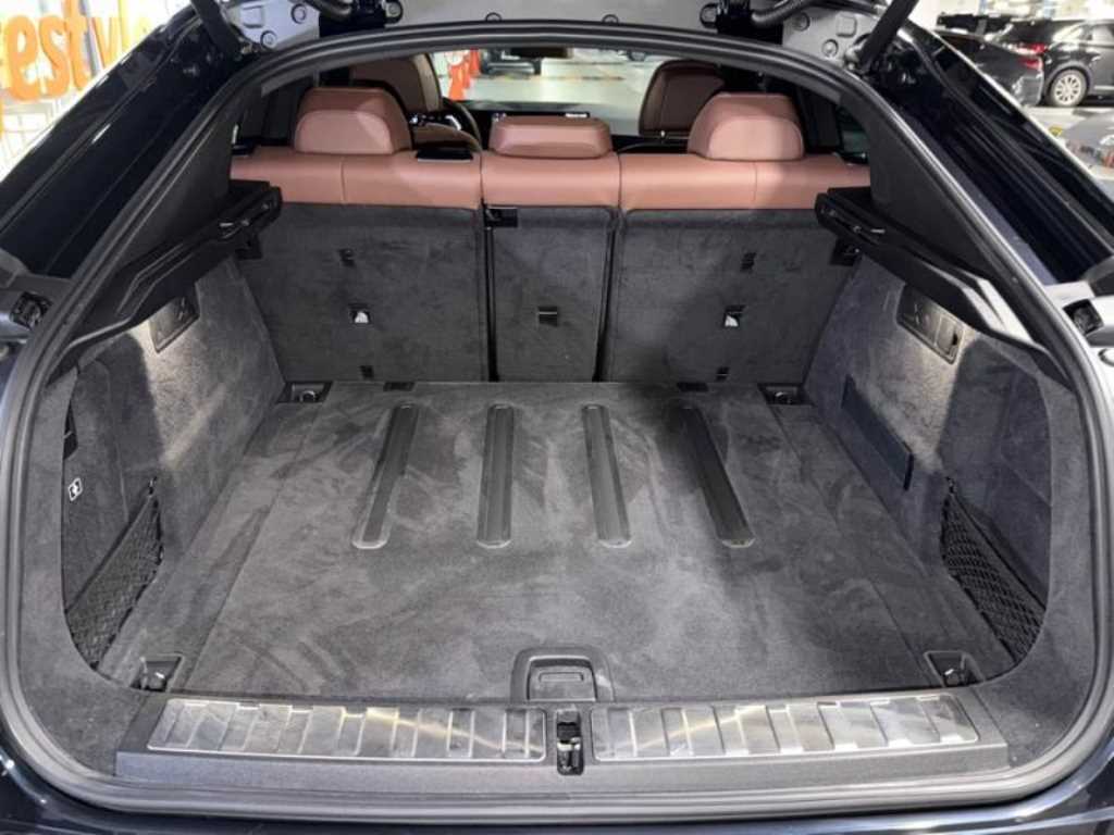 BMW X6 — photo 18