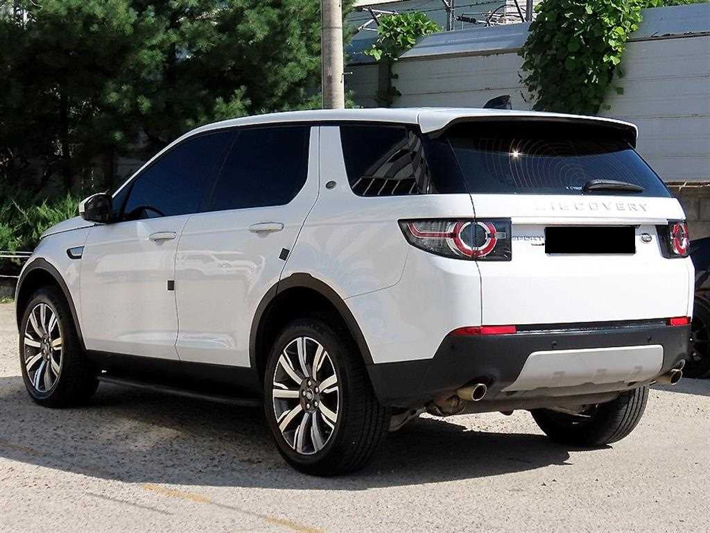 Land Rover Discovery Sport — photo 03