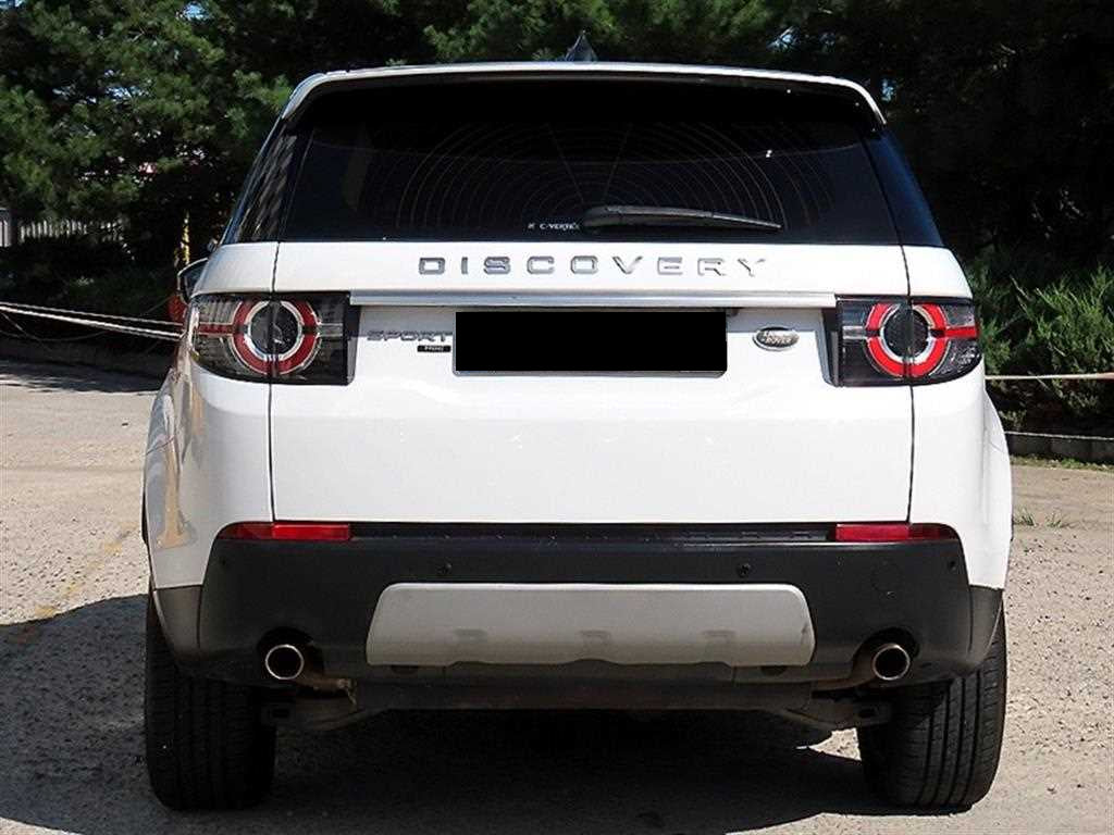 Land Rover Discovery Sport — photo 04