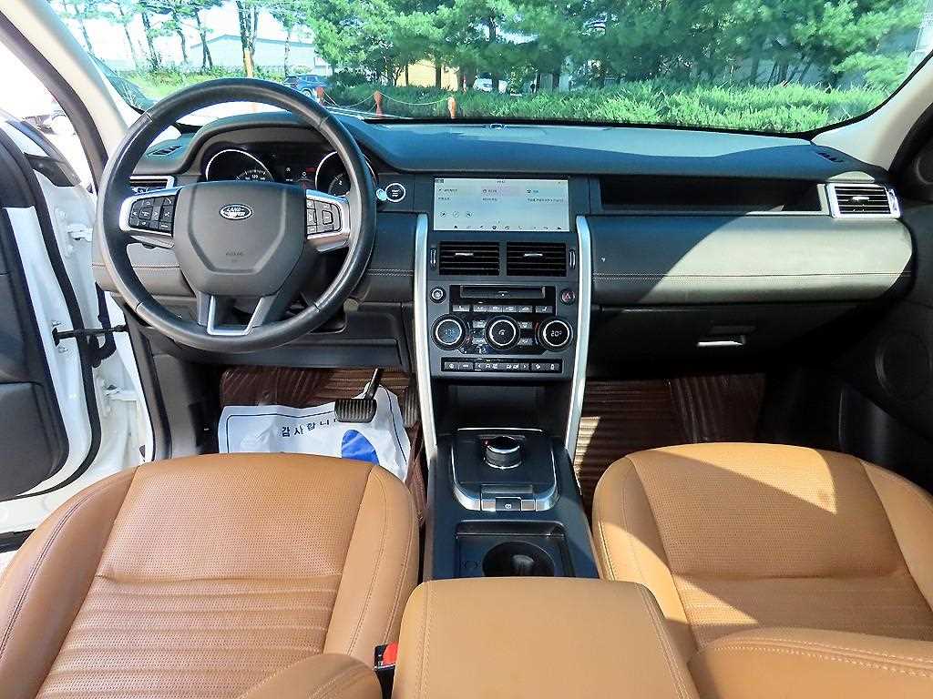 Land Rover Discovery Sport — photo 07