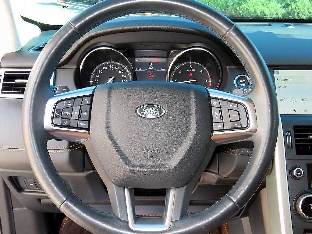 Land Rover Discovery Sport — photo 08