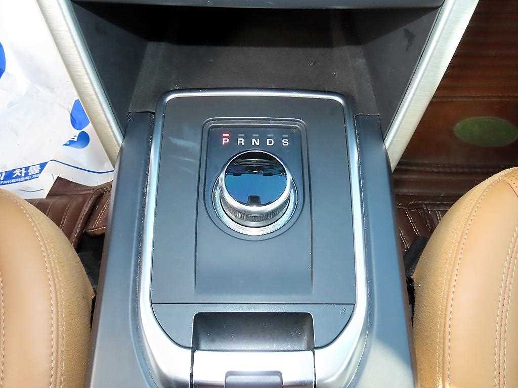Land Rover Discovery Sport — photo 10