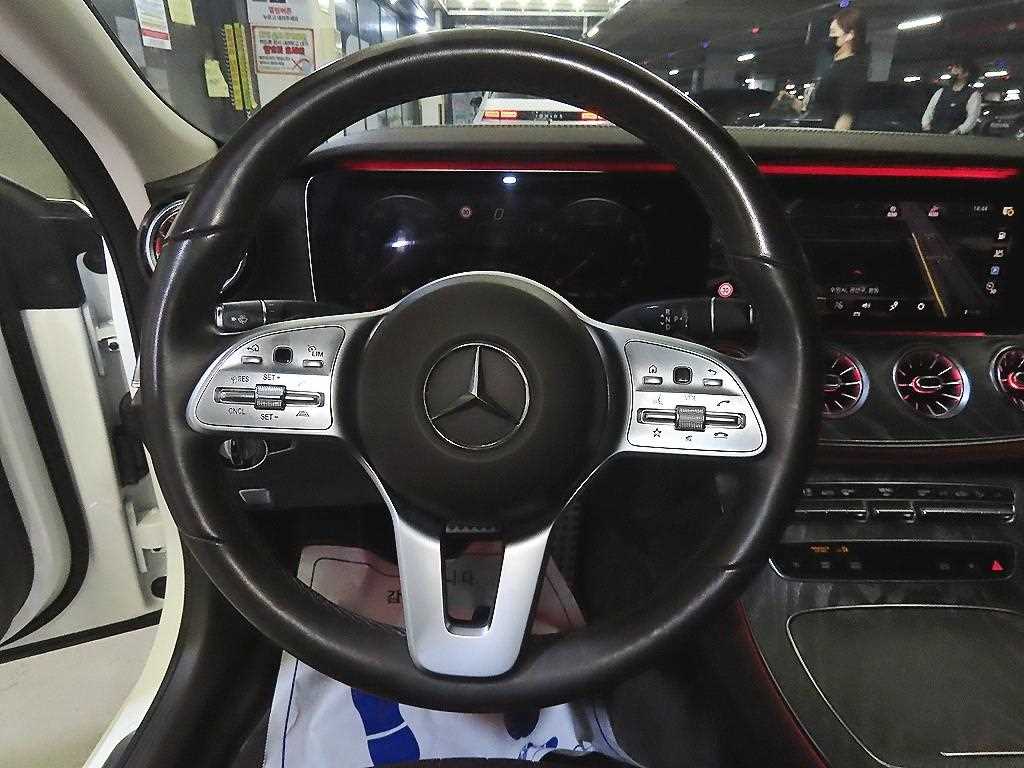 Mercedes-Benz CLS-Class — photo 08