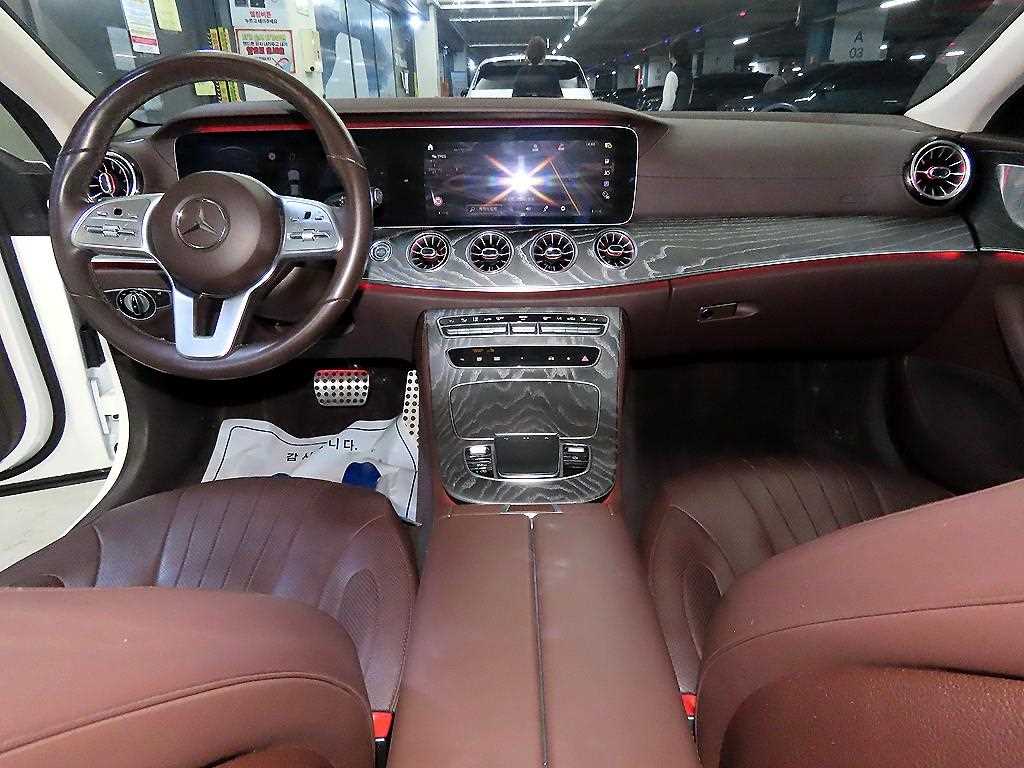 Mercedes-Benz CLS-Class — photo 10