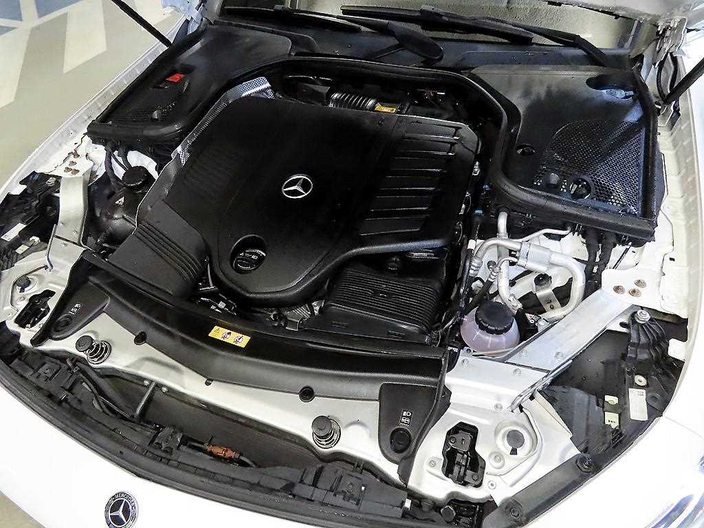 Mercedes-Benz CLS-Class — photo 19