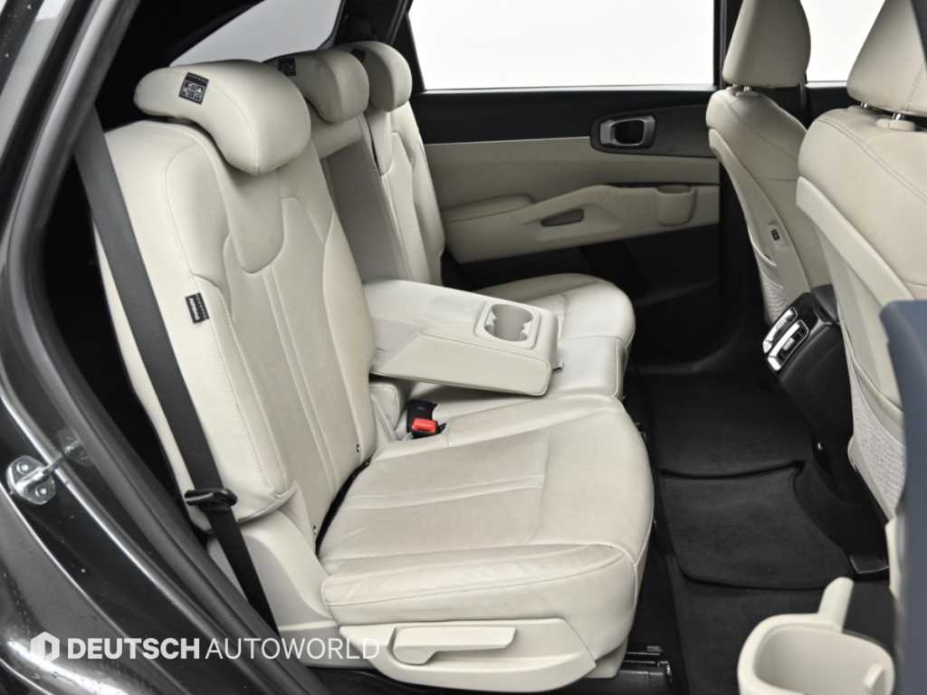 Kia Sorento — photo 12