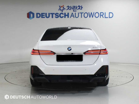 BMW 5-Series — photo 04