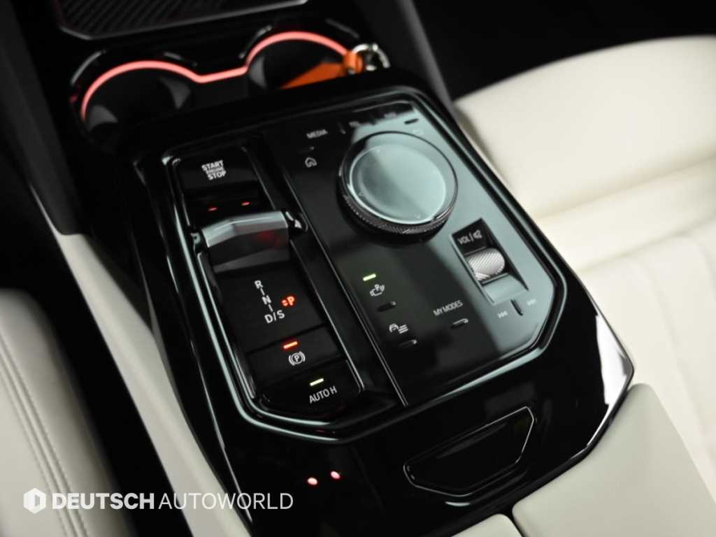 BMW 5-Series — photo 09