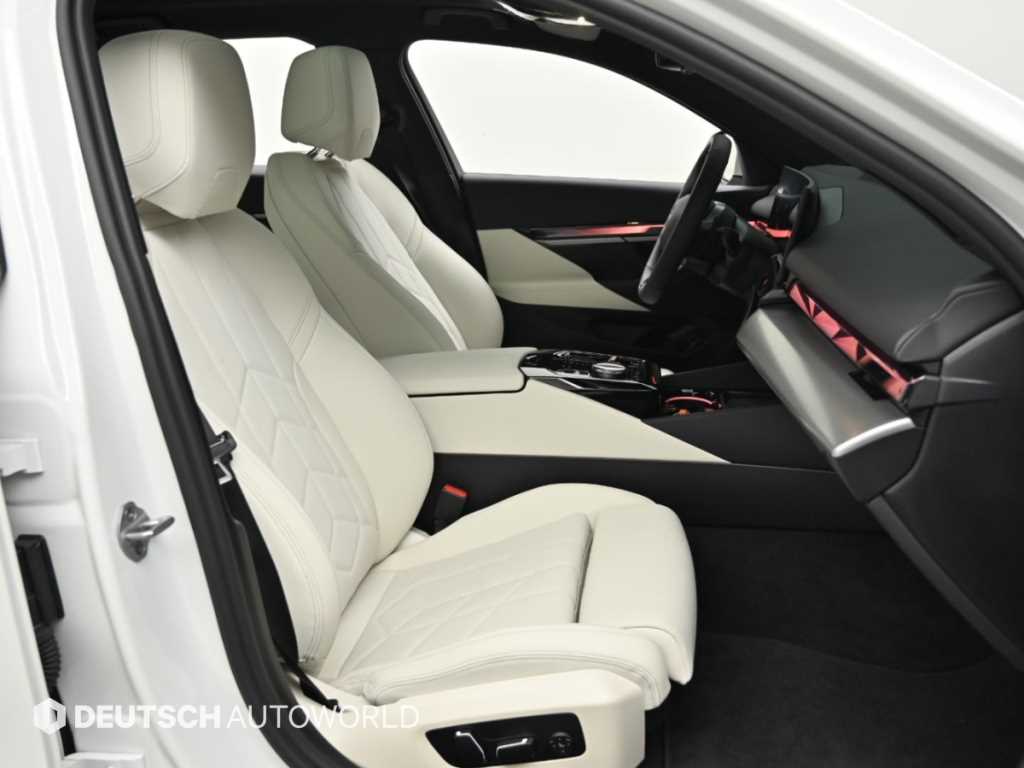 BMW 5-Series — photo 10