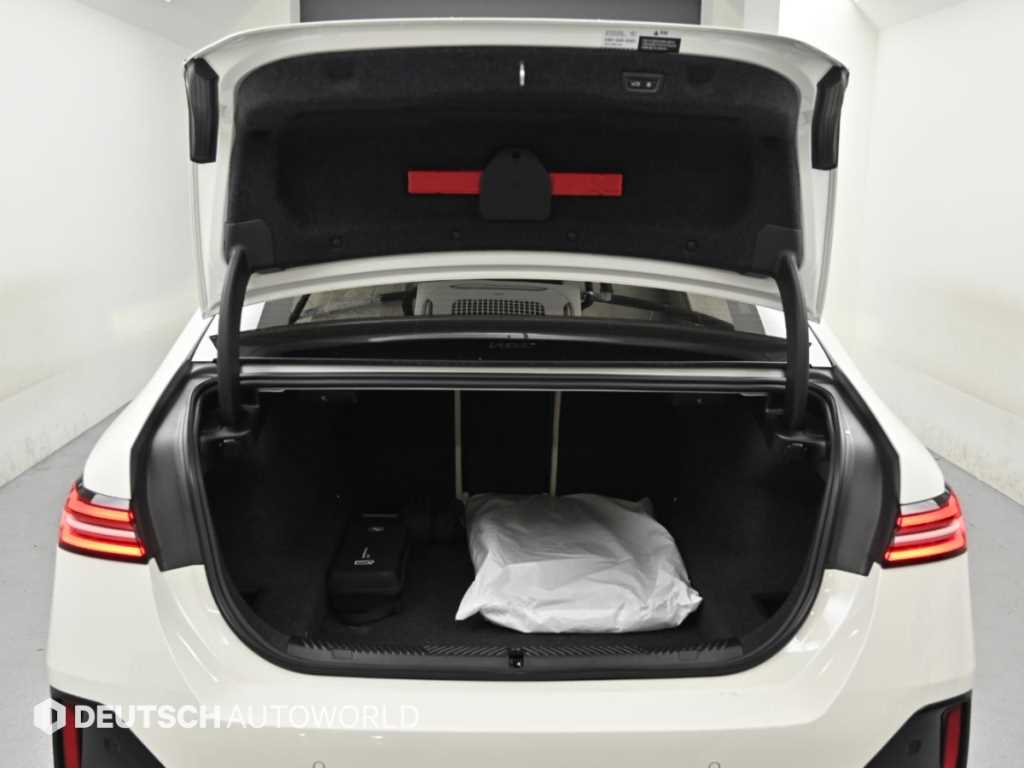 BMW 5-Series — photo 19