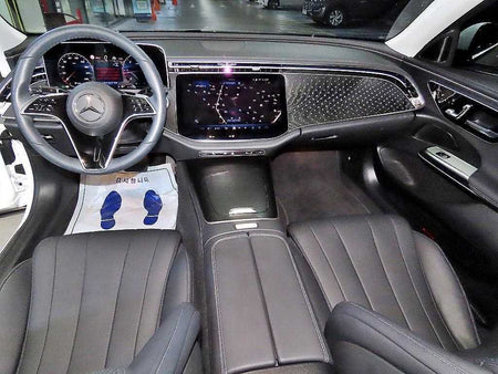 Mercedes-Benz E-Class — photo 10
