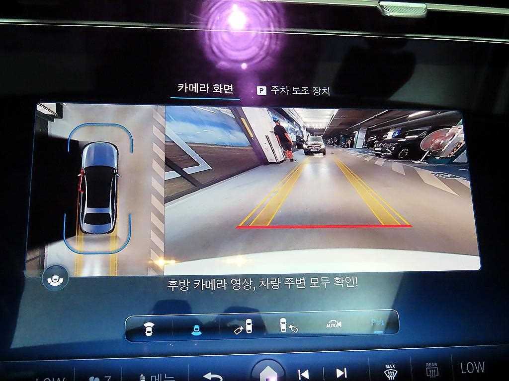 Mercedes-Benz E-Class — photo 13