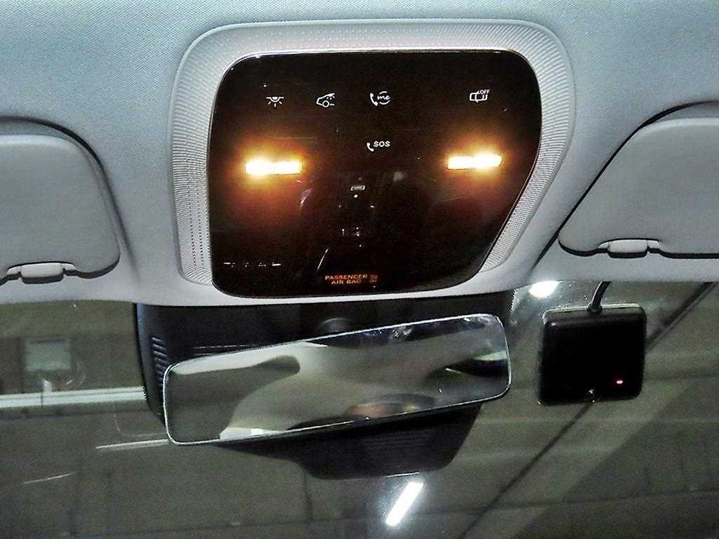 Mercedes-Benz E-Class — photo 15