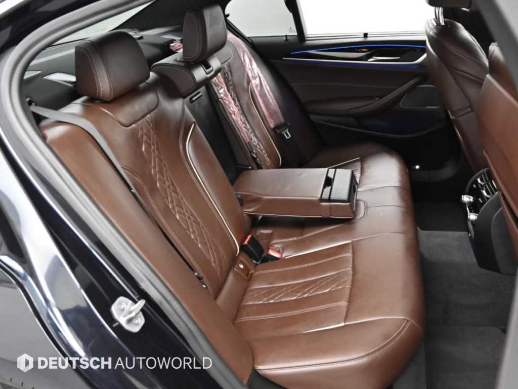 BMW 5-Series — photo 12