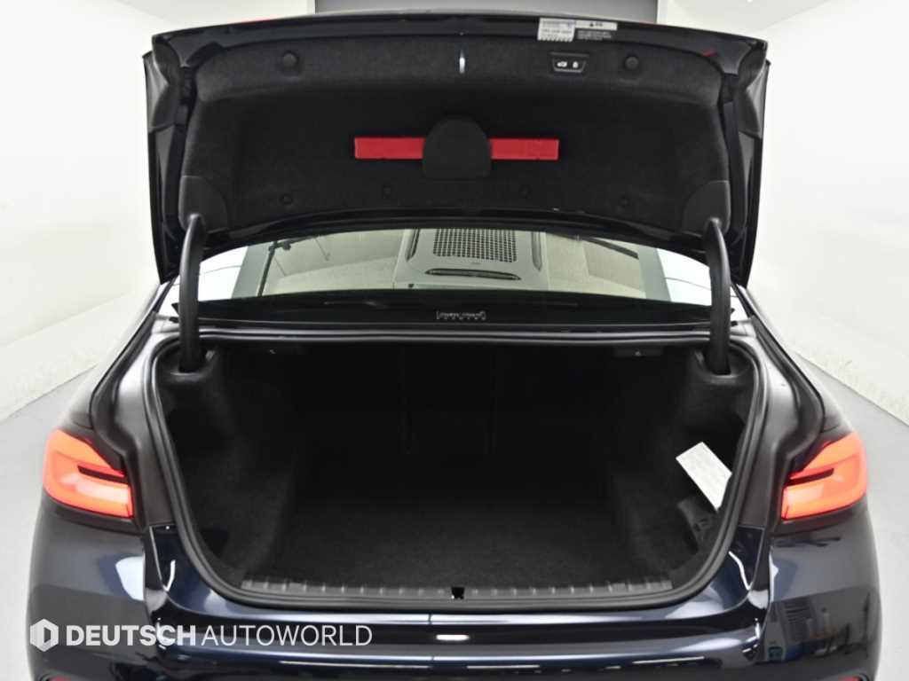BMW 5-Series — photo 19