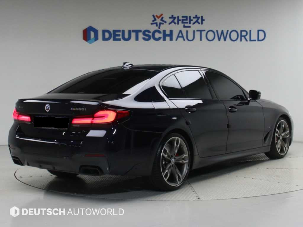 BMW 5-Series — photo 02