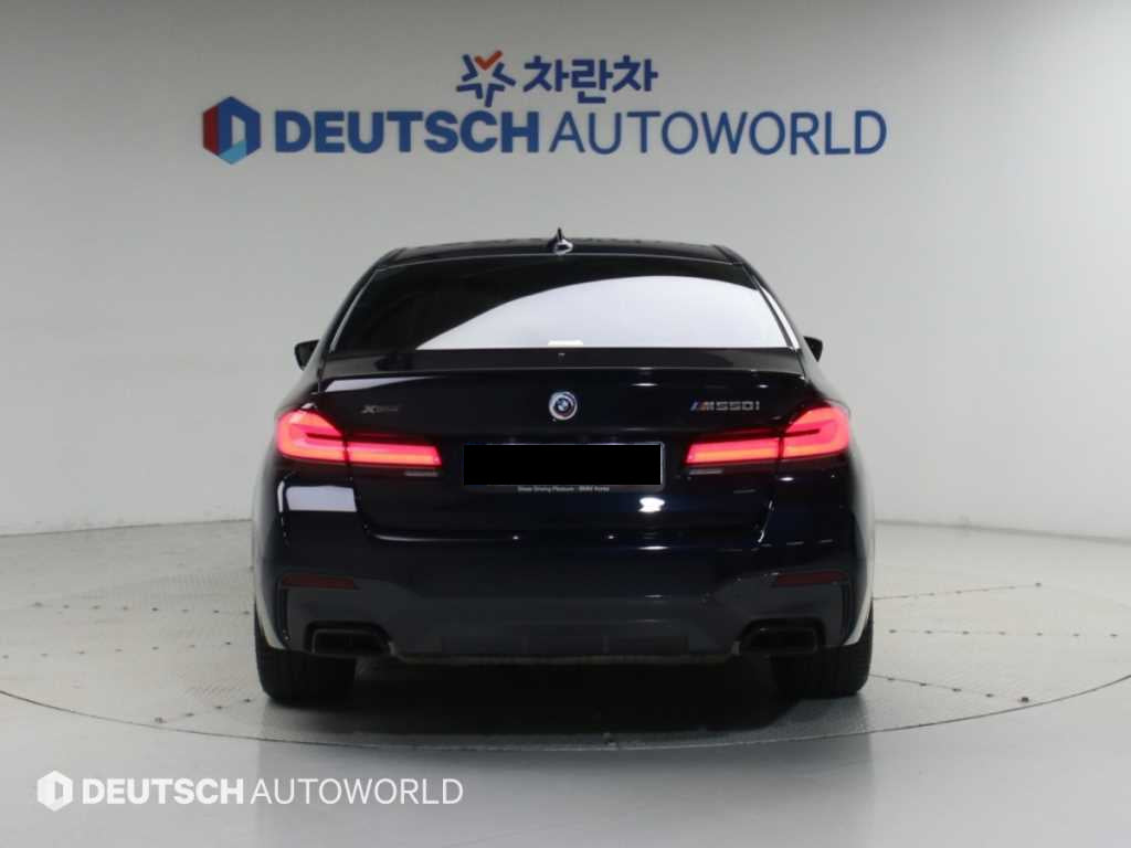 BMW 5-Series — photo 04